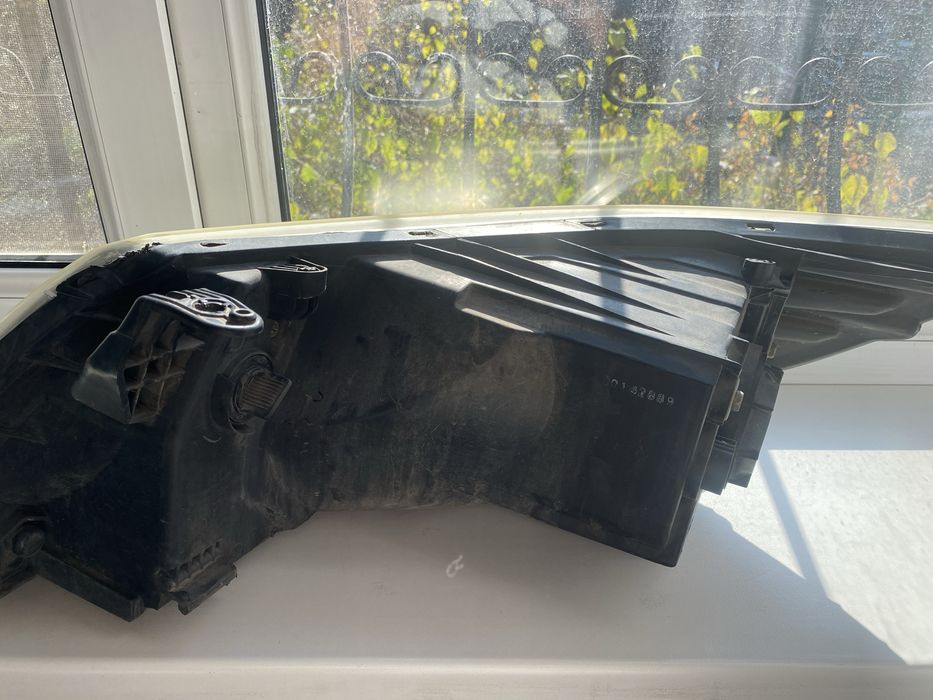 Фара правая kia rio 3 в рабочем состоянии но стекло замутнело