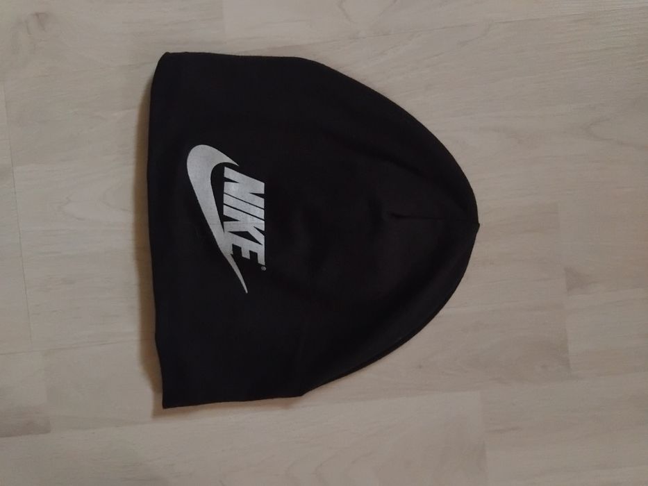 Căciuli unisex Nike, Adidas...