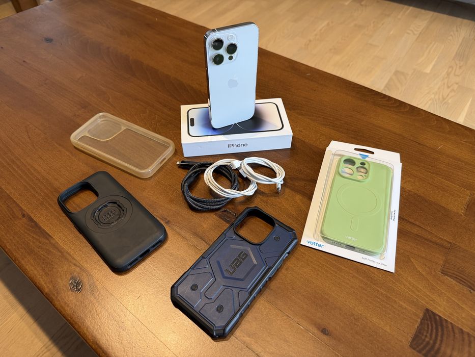 Iphone 14 PRO 256GB impecabil, silver, accesorii multiple