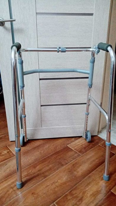 Продам   ходунки