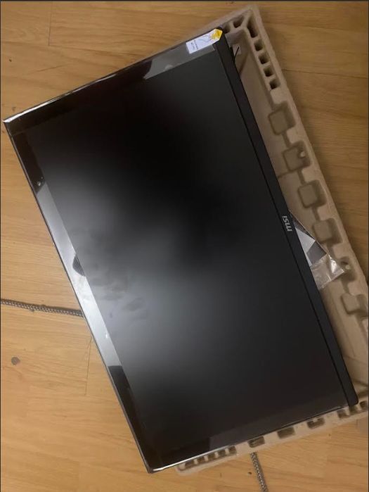 Монитор MSI 24,5инча, чисто нов