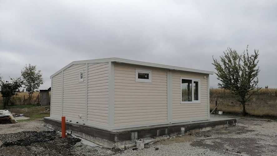 Casa, garaje auto pe structura metalica si panou sandwich termoizolant