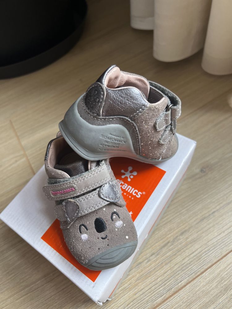 Бебешки обувки Биомеханикс размер 18