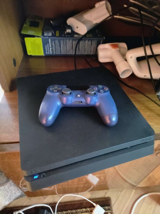 Playstation 4 slim