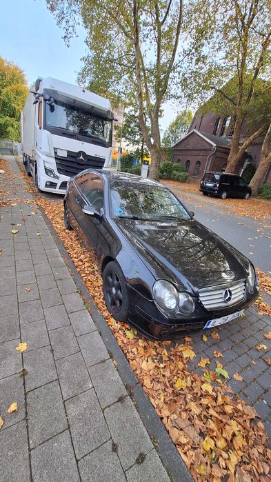 Vând s-au schimb mercedes c 180