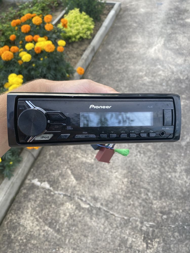 Pioner MVH-190UI