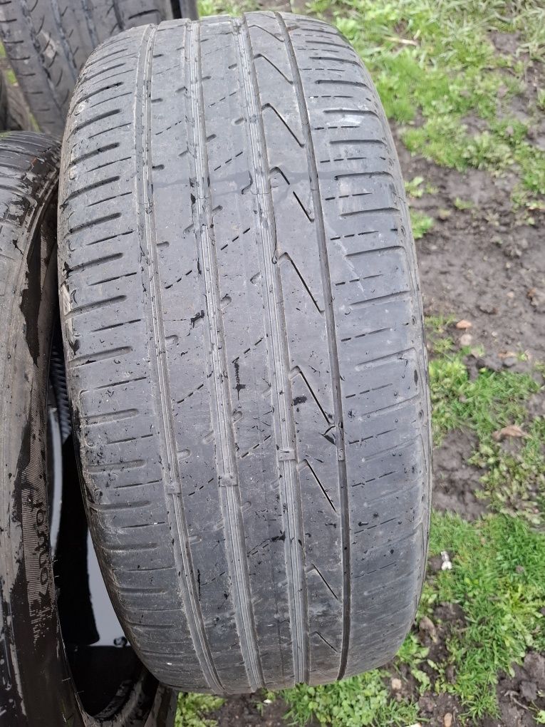 Vand 1 sau 2 anvelope 225 55 18 hankook de vara bune