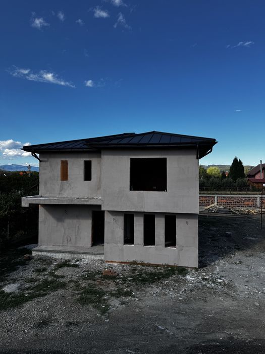 Case de vanzare în complex privat