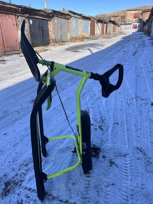 Продам детский снегокат санки