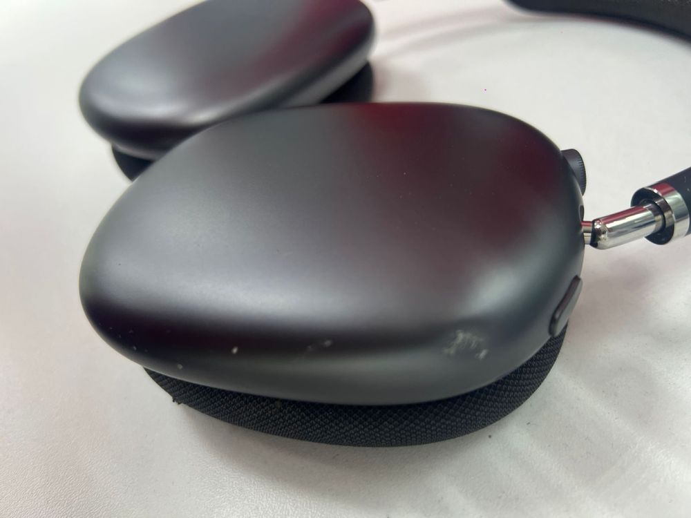 AirPods Max lightning (p25)