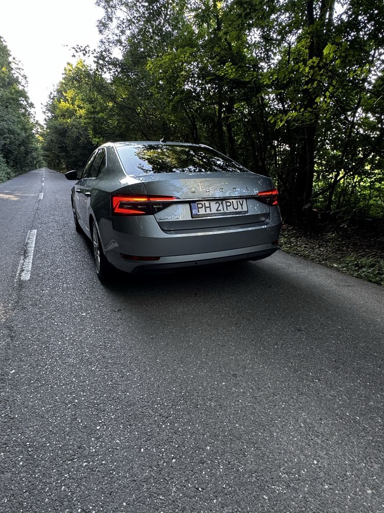 Vând Skoda Superb III