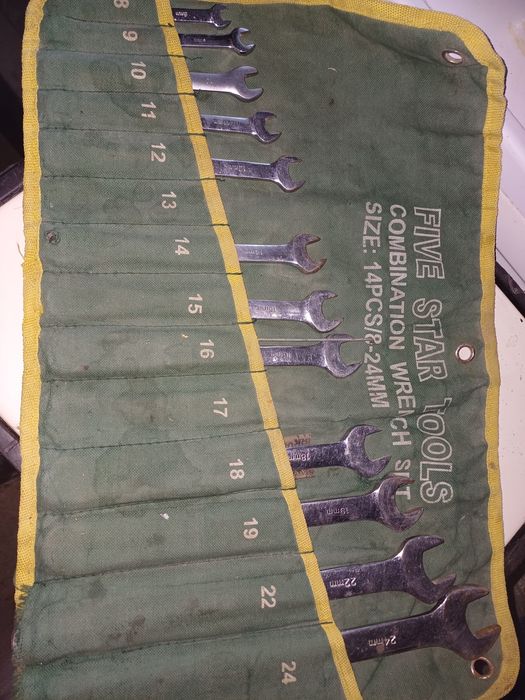 Продам набор рожково  накидных ключей.