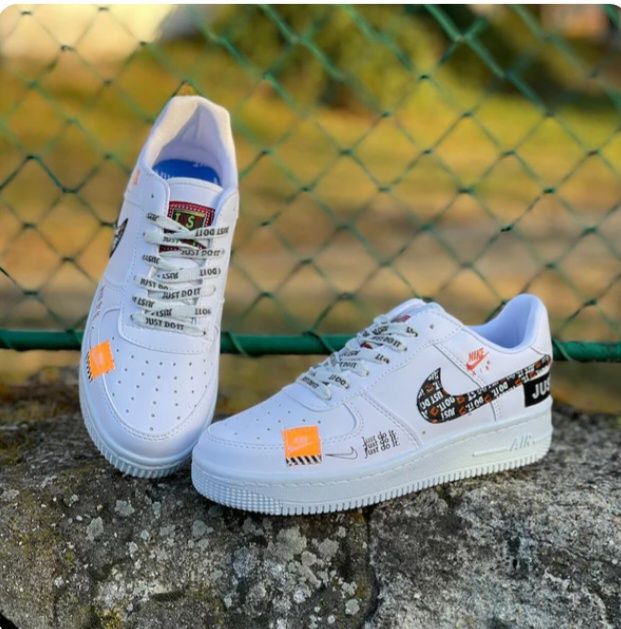 ADIDASI NIKE BARBATI mărimea 42 250 lei