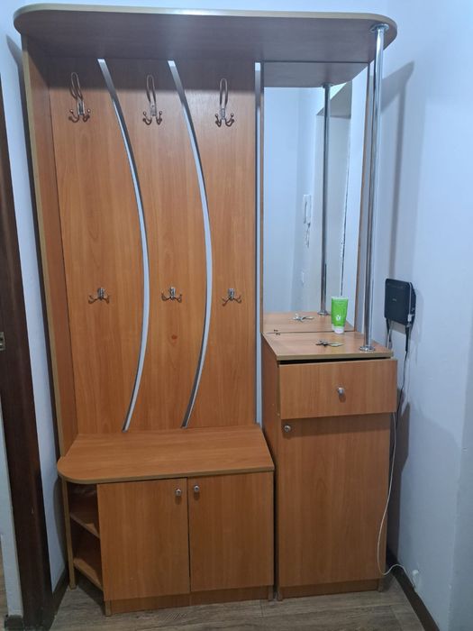 Продам шкаф для прихожей