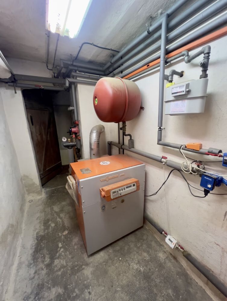 Proprietar vand cladire cu 4 apartamente in Germania