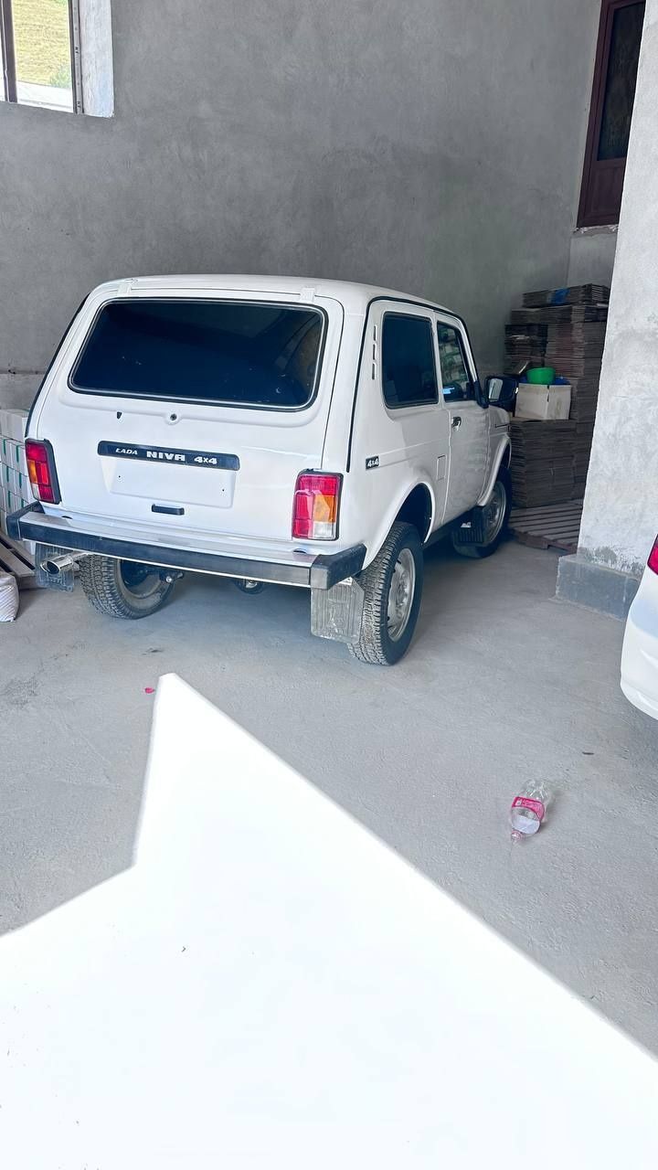 Niva Samarqand Urgut sotiladi