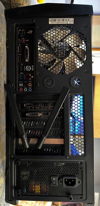 Настолен Компютър 2017г EVGA GTX 1070 8GB 256 bit Intel I7-7700 3.6Ghz