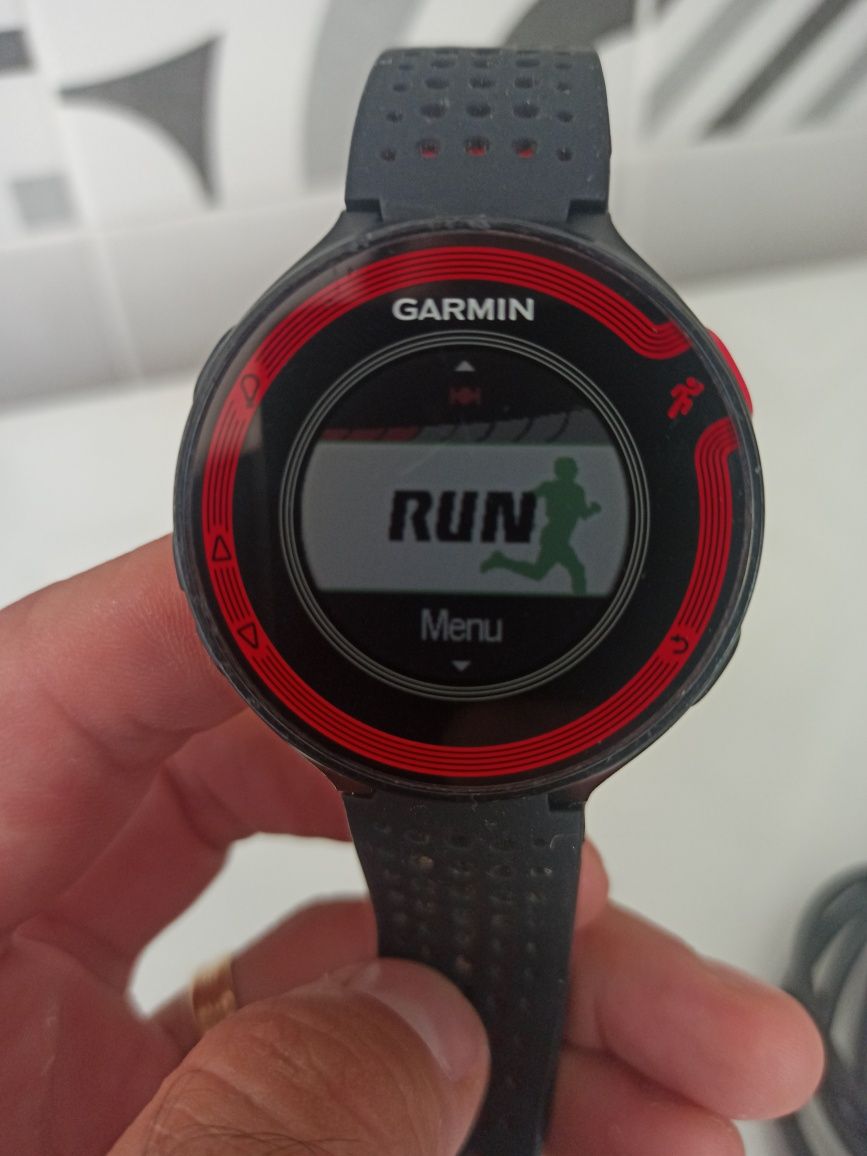 Ceas sport Garmin Forerunner 220 + incarcator