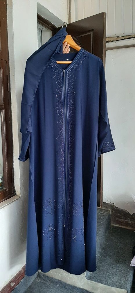 Abaya yengi kiyilmagan