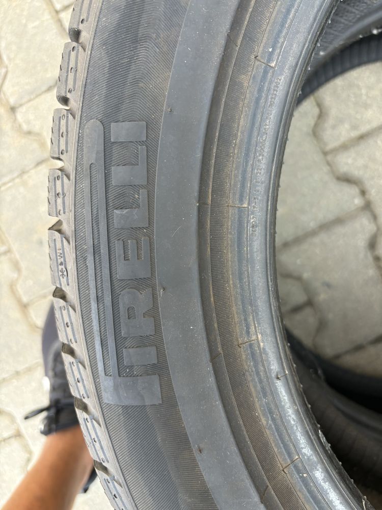 2 бр Нови Зимни гуми PIRELLI 245/50/18 DOT2122