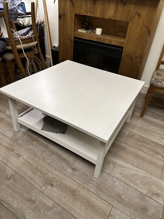 Продам столик в гостинную