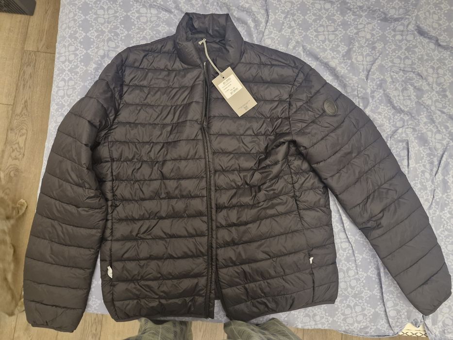 Продается мужская куртка TRUSSARDI