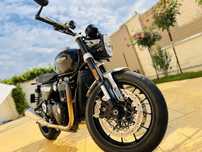 Triumph Speed Twin 1200 ( nu honda, suzuki,ktm, bmw,yamaha)