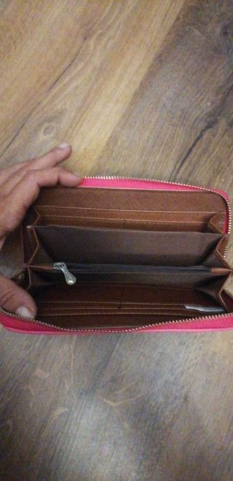 Дамски кожен портфеил