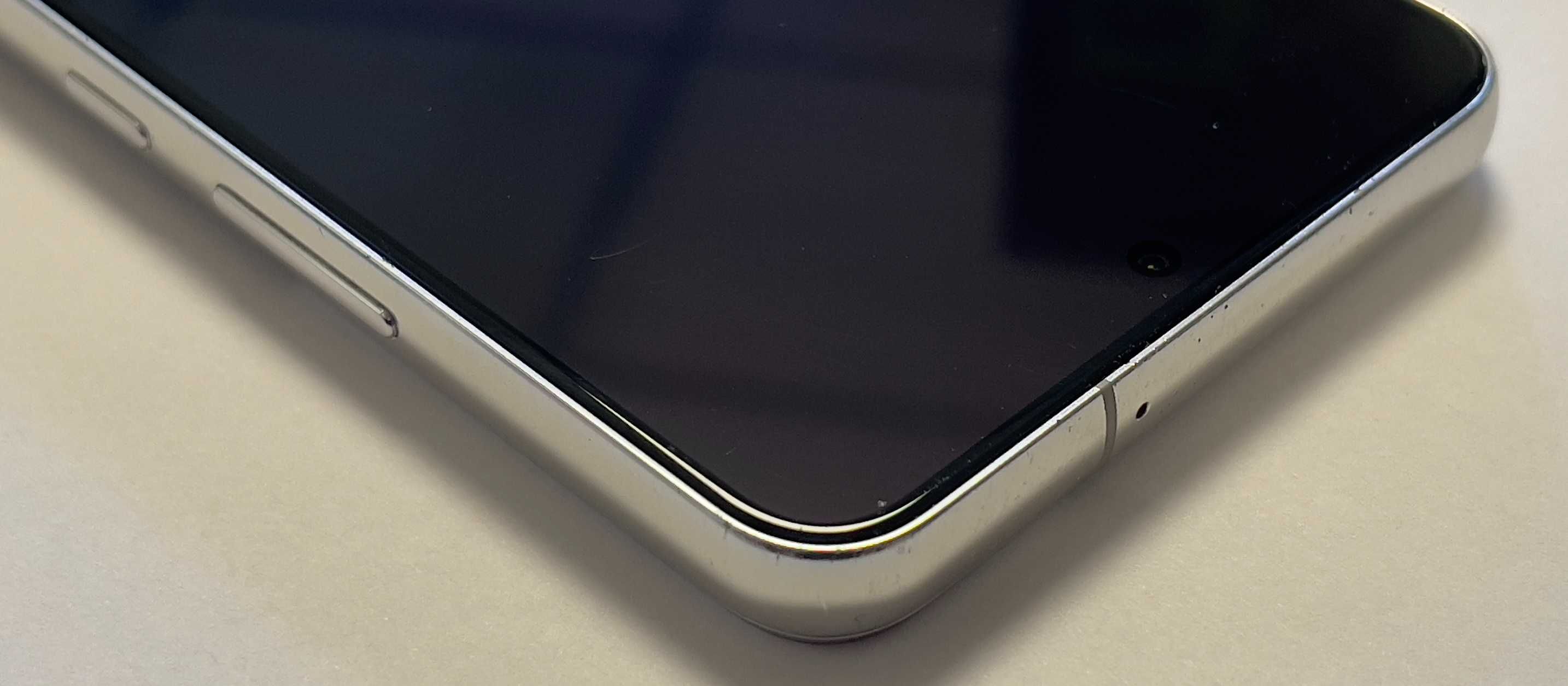 Samsung Galaxy S22 256/8GB