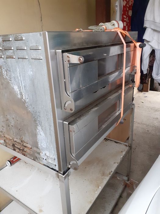 Vând cuptor pizza electric