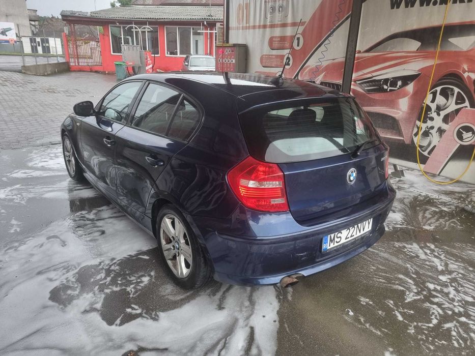 BMW Seria 1 • 2011 • 2.0 benzină • 126.728 km • Pachet M interior