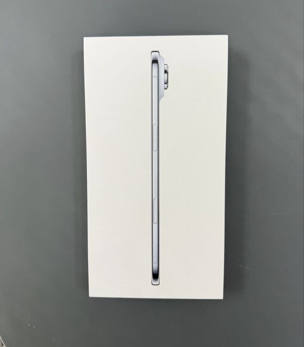 Iphone 17 Air , Blue sky