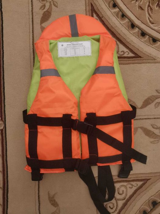 детский спасательный жилет до 40кг
