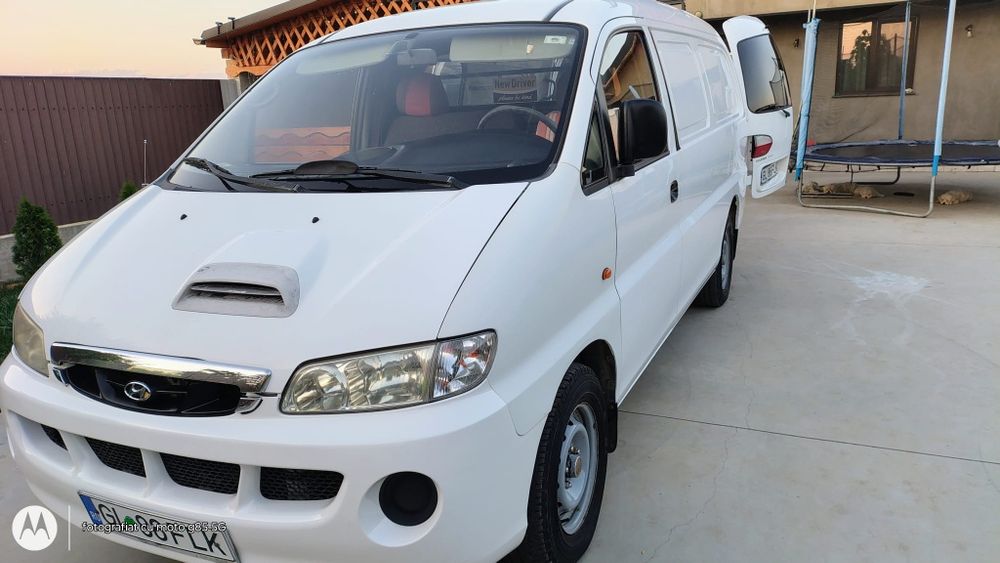 Vând Hyundai H1 sv ,anul 2001 km 186.058 în stare impecabila