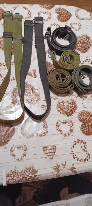 Продавам чисто нови Военни колани  зелени и черни  15лв на бройката