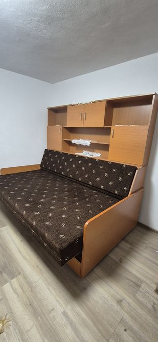 Pat dormitor cu vitrina