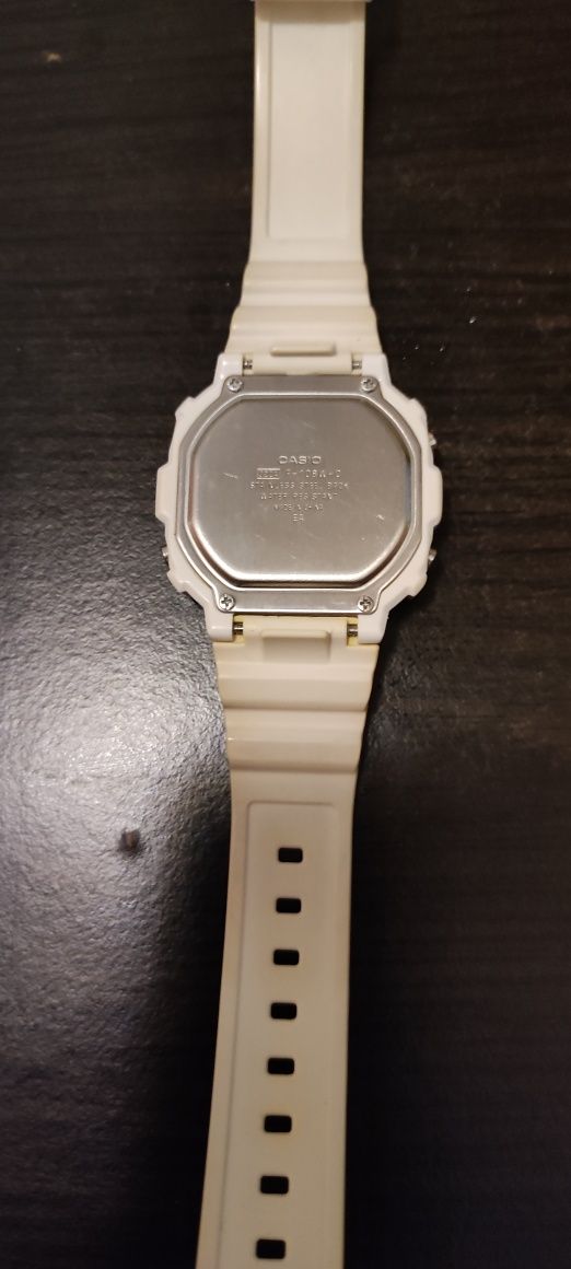 Ceas Casio White