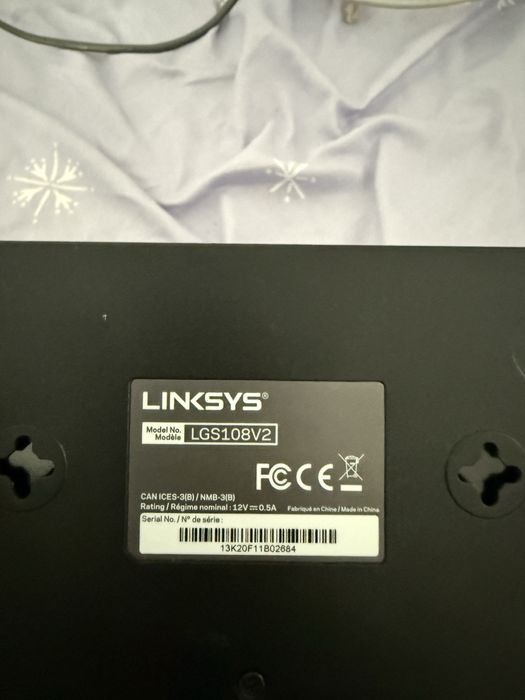 Switch Linksys 8 porturi