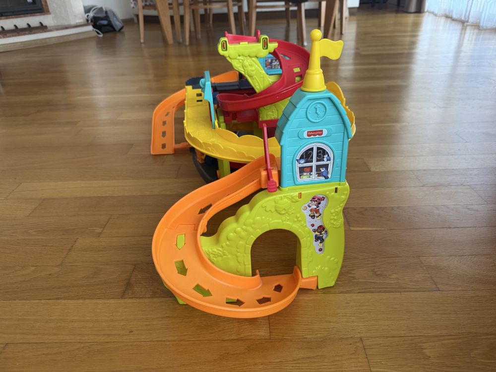 Fisher price скоростна писта в два модула