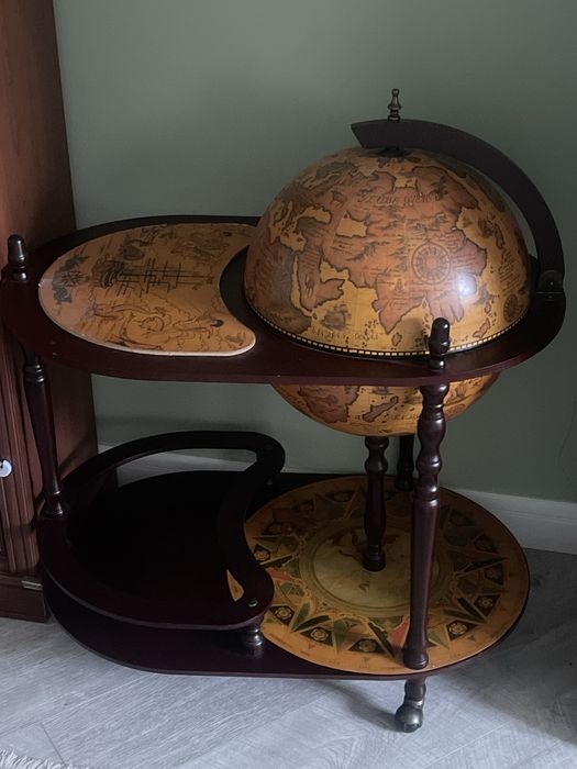 Продам Глобус-бар напольный со столом