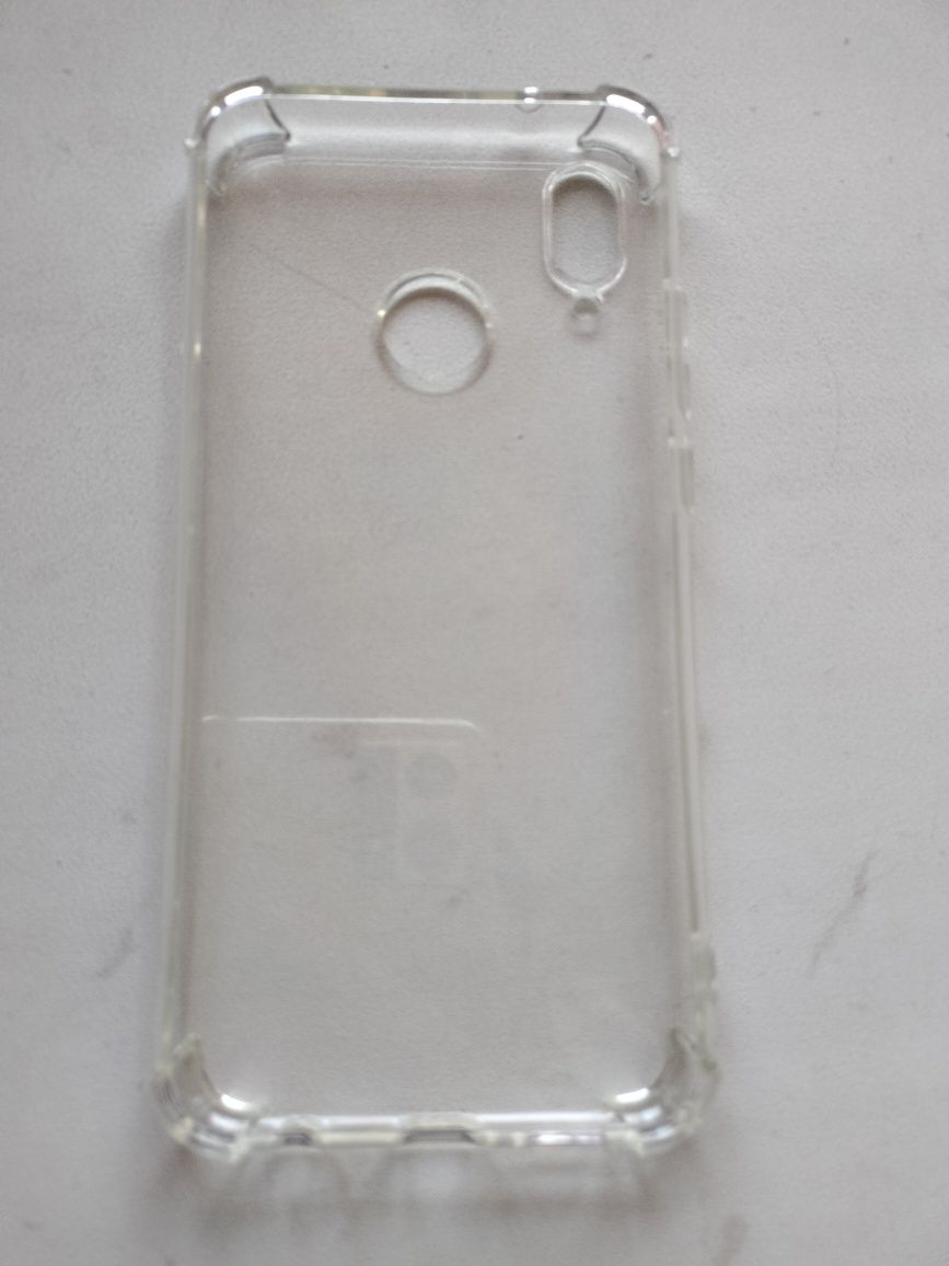 Продам прозрачный защитный силиконовый чехол на Хуавей п20 лайт