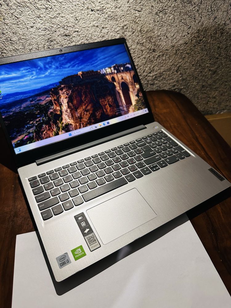 Lenovo core i3 holati ideal narxi arzon