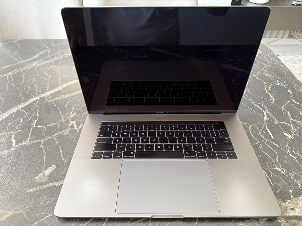 MacBook PRO 15’4 Retina. Core i7. 16gb. 256ssd. 2gb video