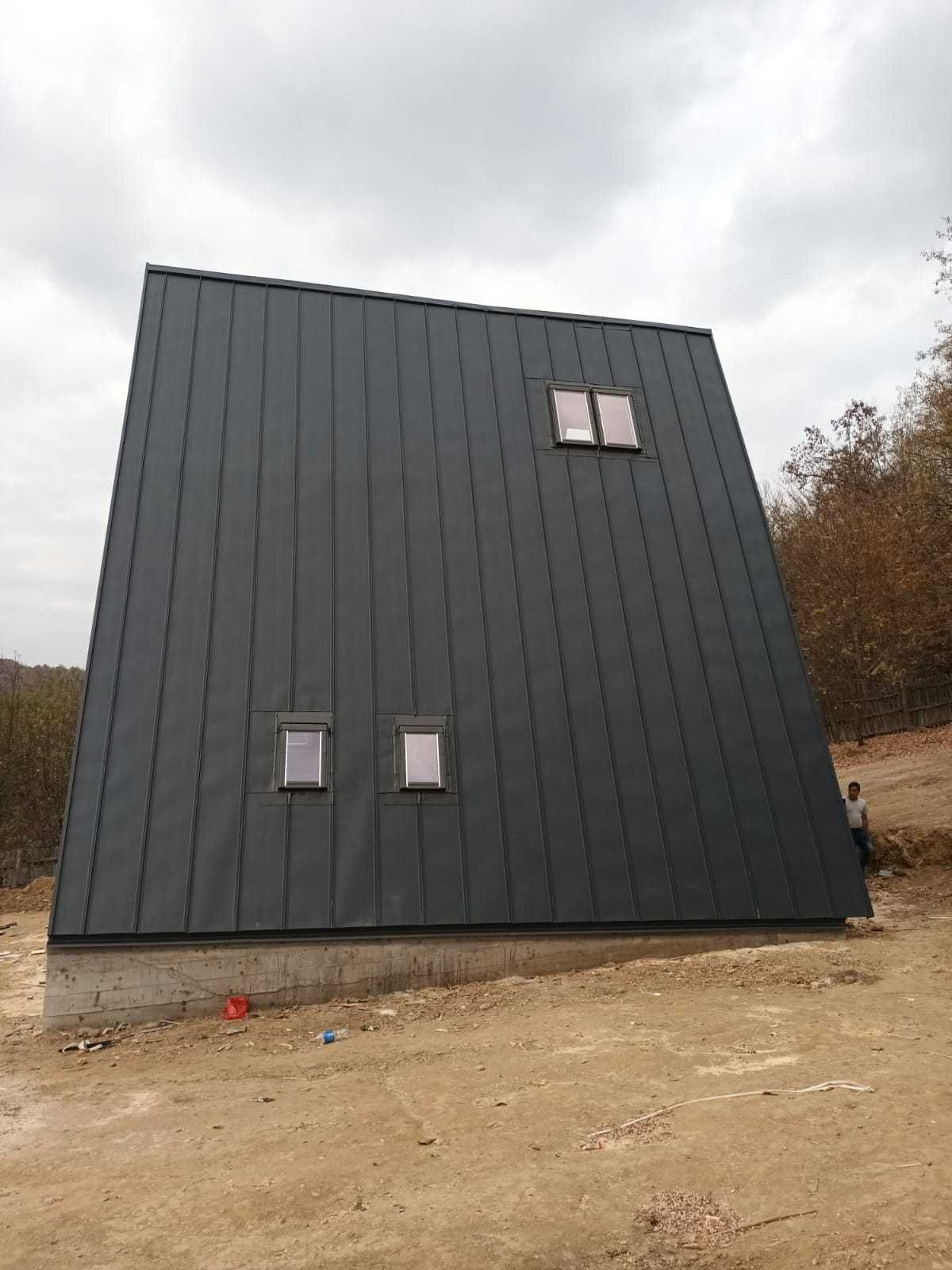 Vand casa si cabana in forma literei A din structura de lemn