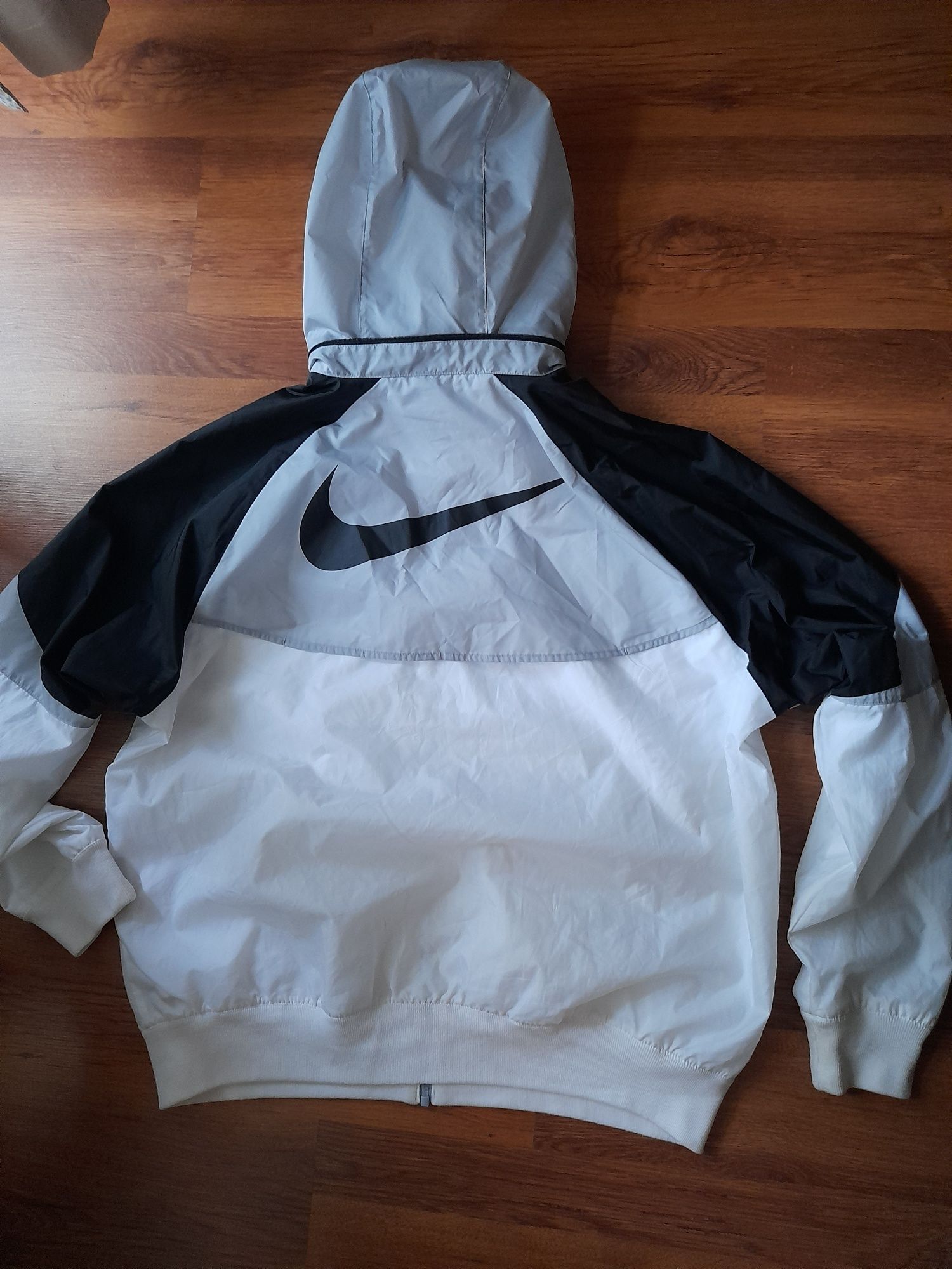 Nike мъжко яке XL размер.