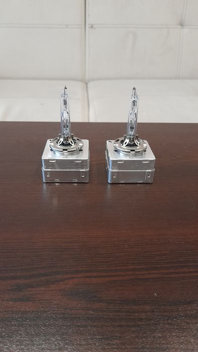Биксенонови крушки за Ауди А4 Б8.