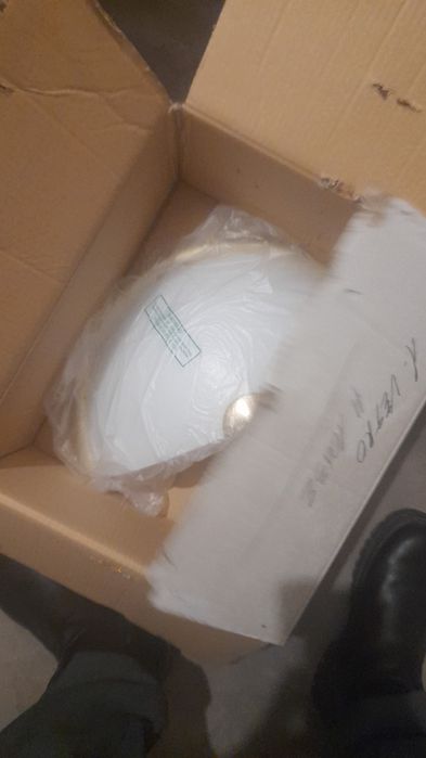 Продам светильники бра ганза италия новые качество ураган цвет золото