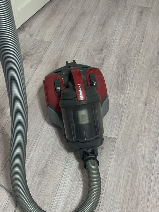 Пылесос Б/У в хорошим состоянии за хорошие деньги