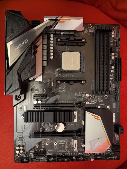 Ryzen 5 5600X и дъно Gigabyte B450 AORUS / опц 16GB 32GB RAM DDR4, SSD