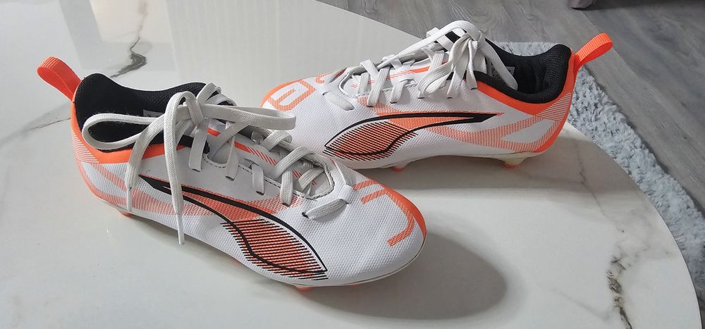 Ghete fotbal puma cu crampoane